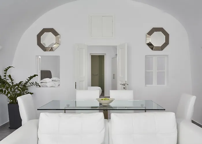 Canaves Elefas Firostefani