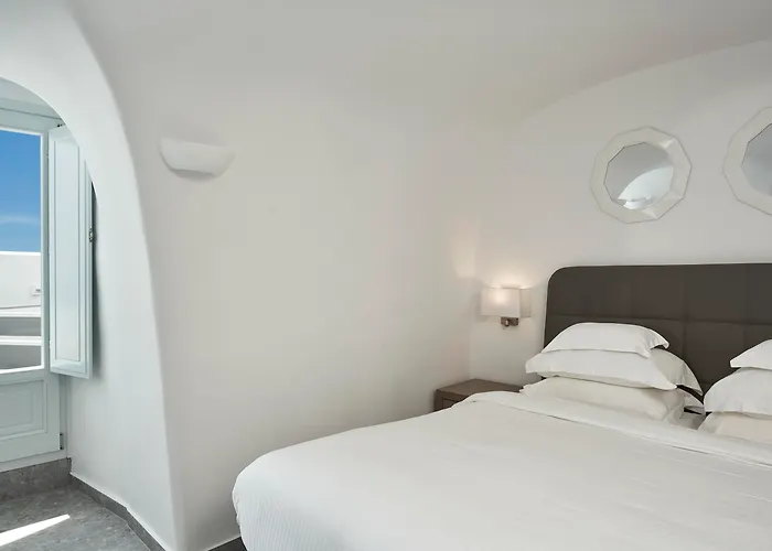 Canaves Elefas * Firostefani